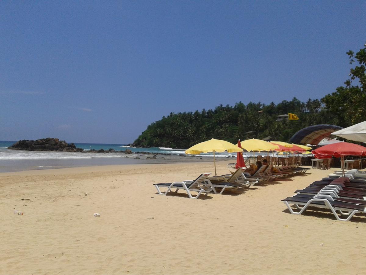 Family Guest House Mirissa Esterno foto