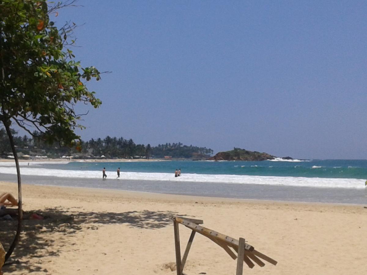 Family Guest House Mirissa Esterno foto